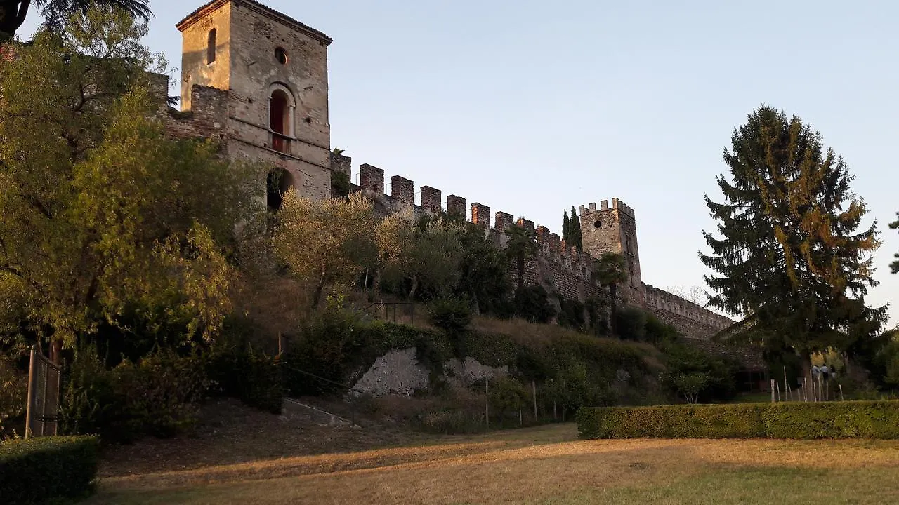Bed & Breakfast L'Isolo b&b e case vacanza Monzambano