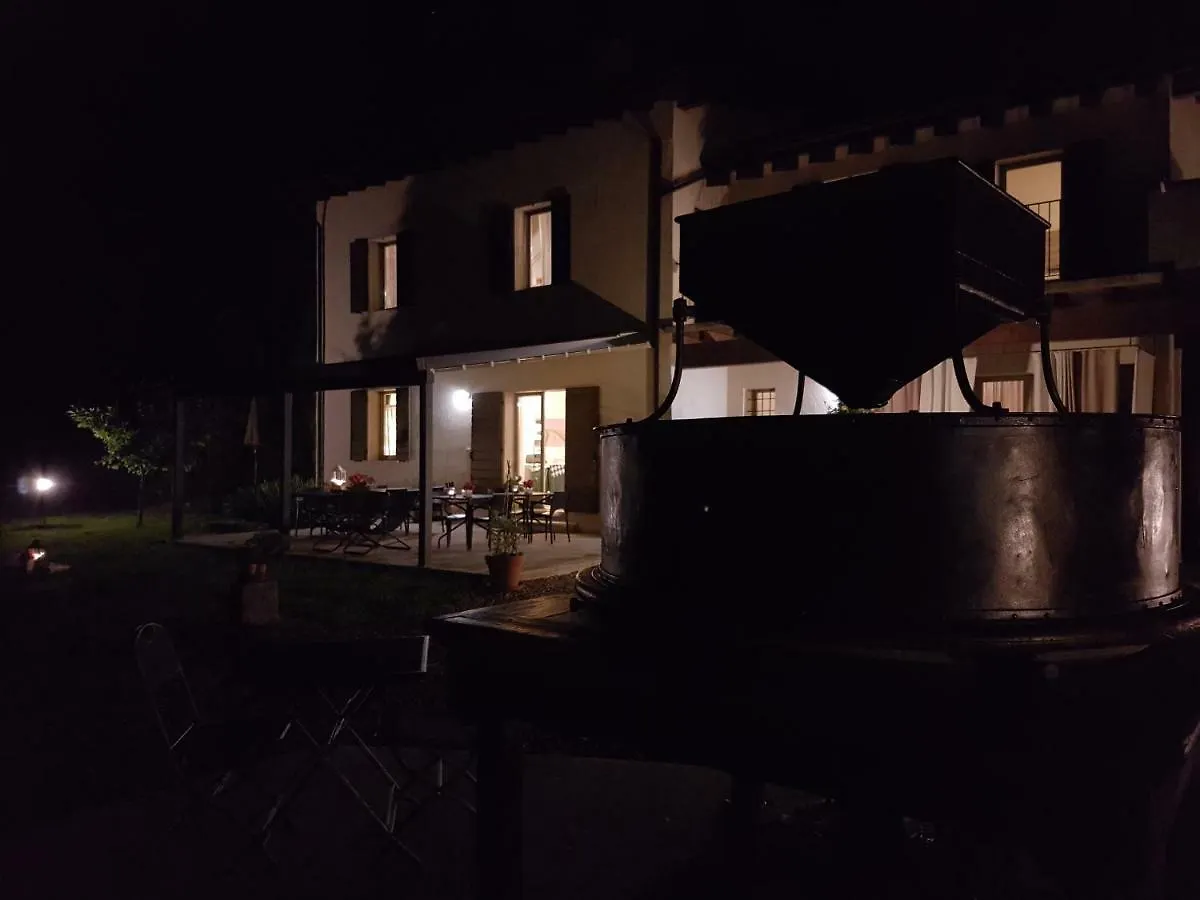 L'Isolo b&b e case vacanza Monzambano Bed & Breakfast