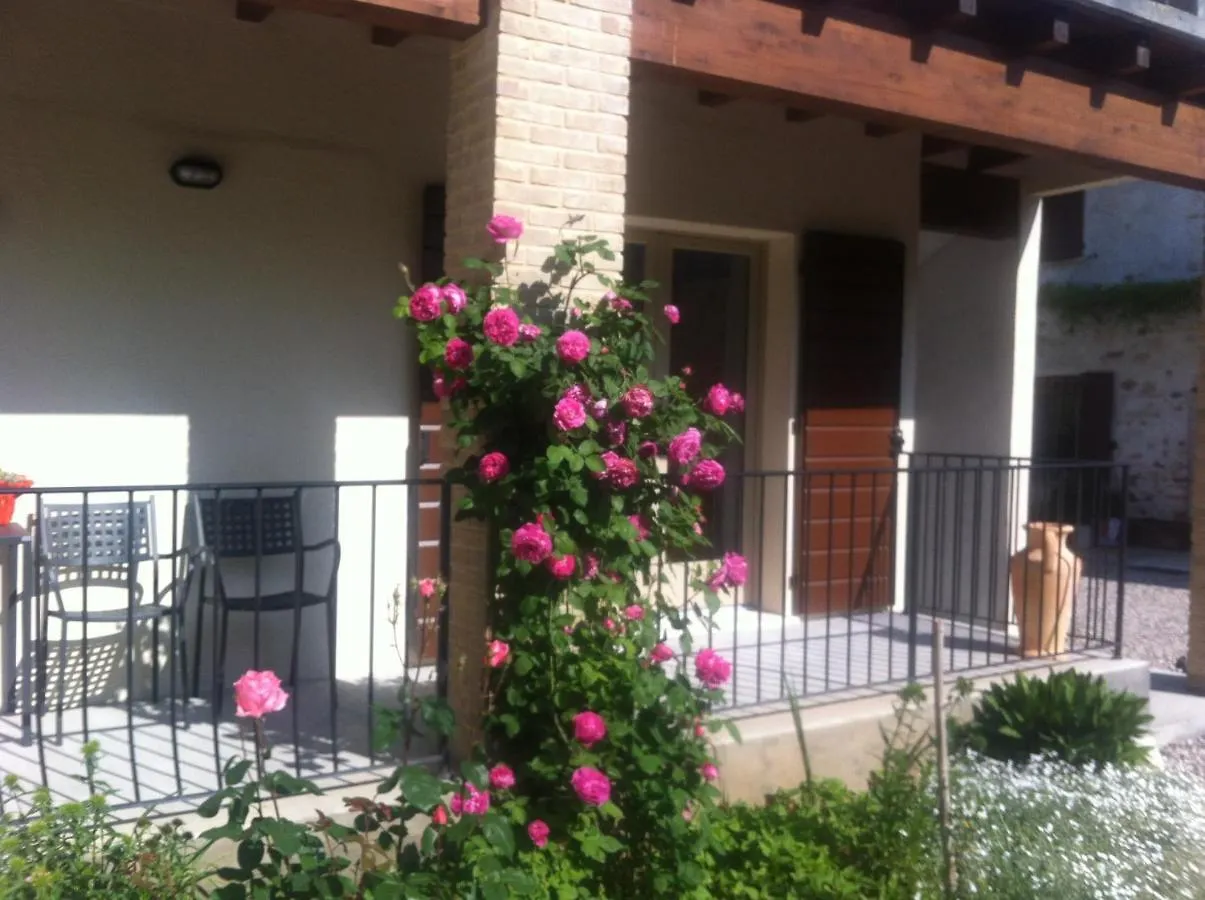 L'Isolo b&b e case vacanza Monzambano Bed & Breakfast